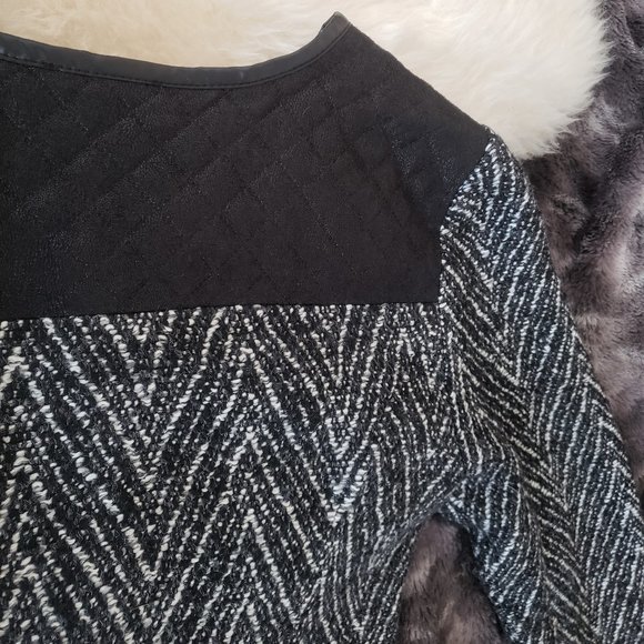 Tweed Moto Blazer with Quilted Faux Leather Detail - Sz M - Picture 7 of 12